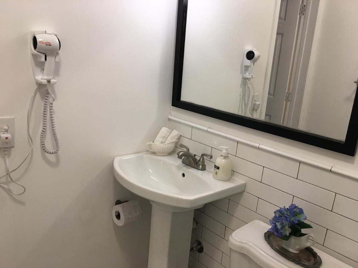 Private Studio Blocks From Coconut Grove Miami Zewnętrze zdjęcie