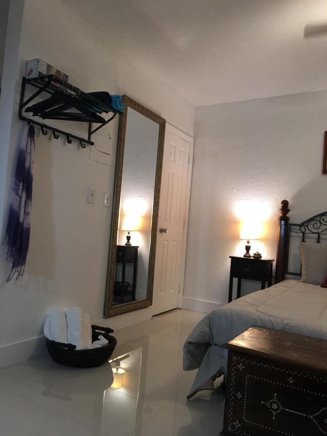 Private Studio Blocks From Coconut Grove Miami Zewnętrze zdjęcie