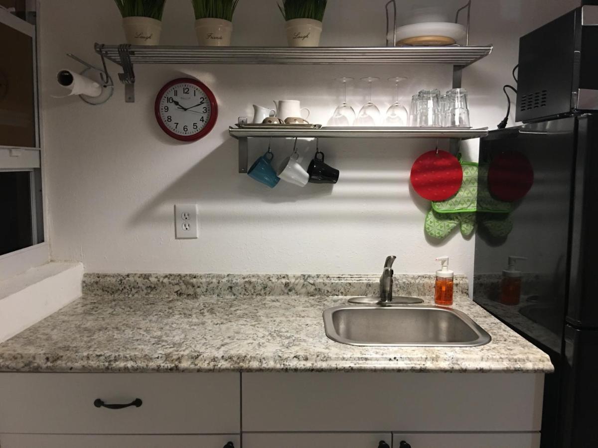 Private Studio Blocks From Coconut Grove Miami Zewnętrze zdjęcie