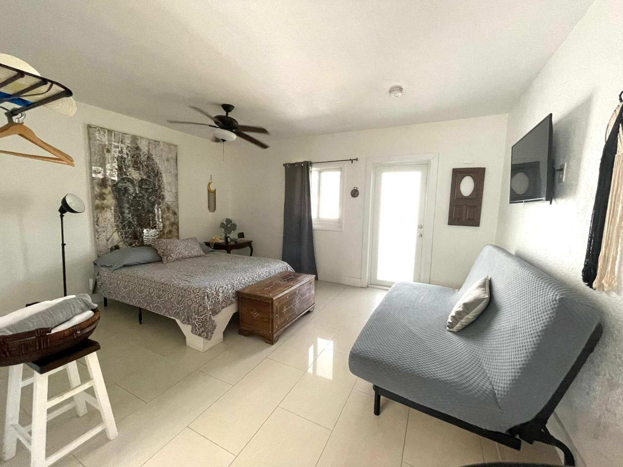 Private Studio Blocks From Coconut Grove Miami Zewnętrze zdjęcie